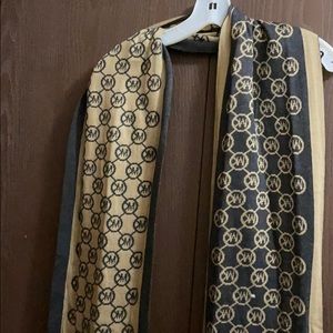 Michael Kors Scarf, reversible, brand new